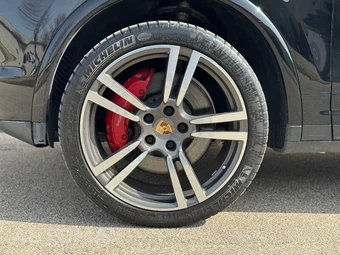 2014 Porsche Cayenne Turbo S - miniatura 36