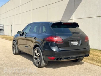 2014 Porsche Cayenne Turbo S - miniatura 8