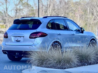 2014 Porsche Cayenne Turbo S - miniatura 26