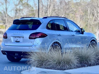 2014 Porsche Cayenne Turbo S - miniatura 27