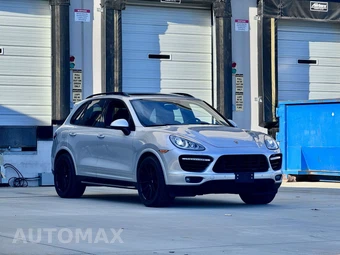 2014 Porsche Cayenne Turbo S - miniatura 3