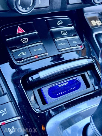2014 Porsche Cayenne Turbo S - miniatura 93