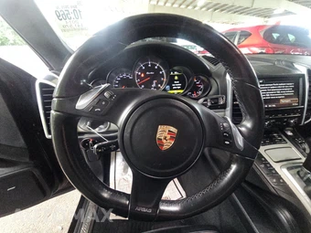 2014 Porsche Cayenne Turbo – miniatura 10
