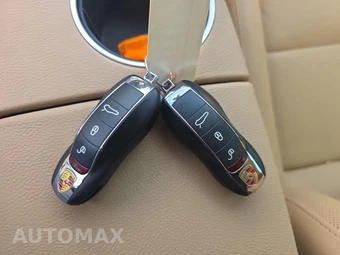 2014 Porsche Panamera S – miniatura 21