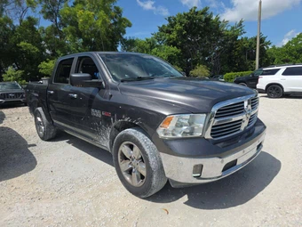 2014 Ram 1500 Big Horn Crew Cab Short Bed - miniatura 4