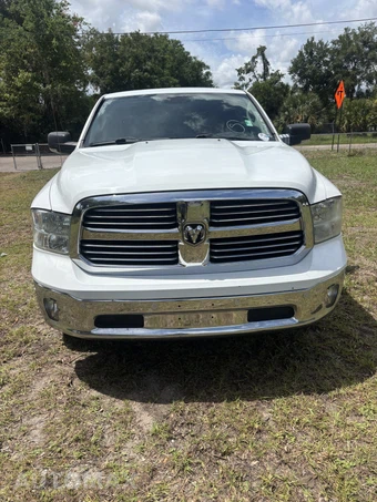 2014 Ram 1500 Big Horn Crew Cab Short Bed - miniatura 2