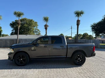 2014 Ram 1500 Express - miniatura 3