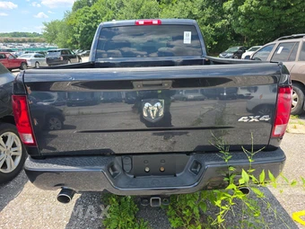 2014 Ram 1500 Express Crew Cab Short Bed – miniatura 5
