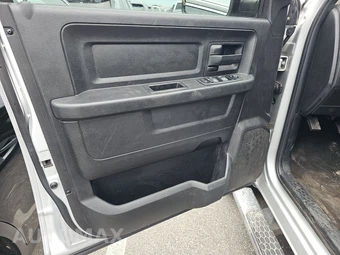 2014 Ram 1500 Express Crew Cab Short Bed – miniatura 9