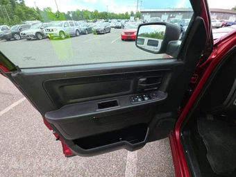2014 Ram 1500 Express Crew Cab Short Bed – miniatura 9