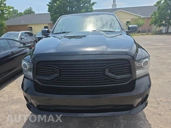2014 Ram 1500 Express Crew Cab Short Bed - miniatura 2