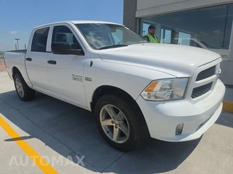 2014 Ram 1500 Express Crew Cab Short Bed - miniatura 3