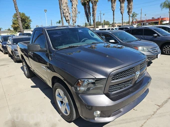 2014 Ram 1500 Express Regular Cab Medium Bed - miniatura 3