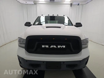 2014 Ram 1500 Laramie Crew Cab Medium Bed – miniatura 2