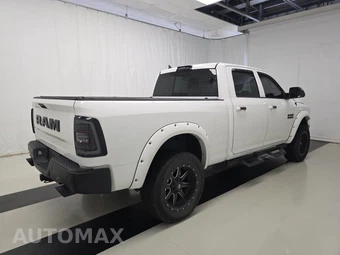 2014 Ram 1500 Laramie Crew Cab Medium Bed – miniatura 4