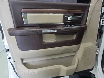 2014 Ram 1500 Laramie Crew Cab Medium Bed – miniatura 9