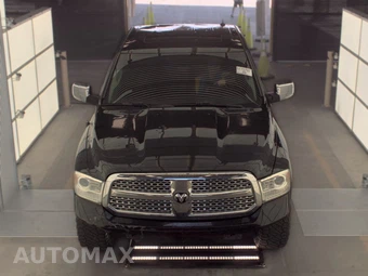 2014 Ram 1500 Laramie Crew Cab Short Bed – miniatura 2