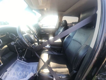 2014 Ram 1500 Laramie Crew Cab Short Bed – miniatura 7