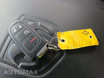 2014 Ram 1500 Laramie Crew Cab Short Bed – miniatura 8