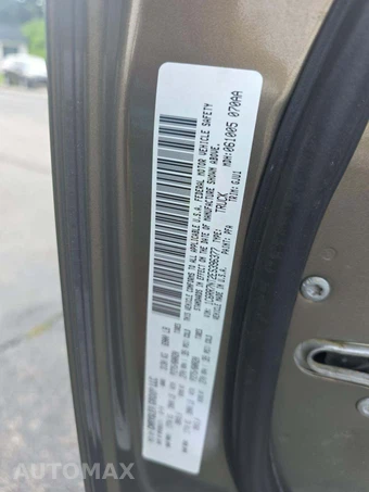 2014 Ram 1500 Laramie Crew Cab Short Bed - miniatura 2