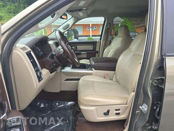 2014 Ram 1500 Laramie Crew Cab Short Bed - miniatura 3