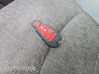 2014 Ram 1500 Outdoorsman Crew Cab Short Bed - miniatura 5