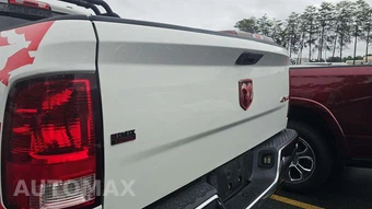 2014 Ram 1500 SLT Crew Cab Medium Bed - miniatura 23