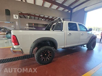 2014 Ram 1500 SLT Crew Cab Medium Bed - miniatura 4