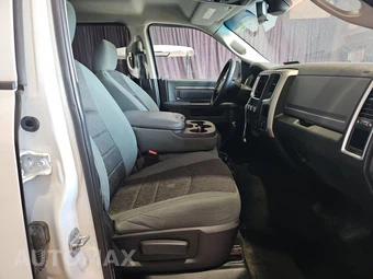 2014 Ram 1500 SLT Crew Cab Medium Bed - miniatura 8
