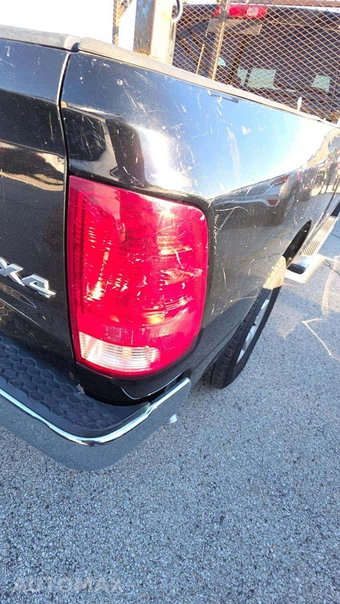 2014 Ram 1500 SLT Crew Cab Medium Bed – miniatura 27