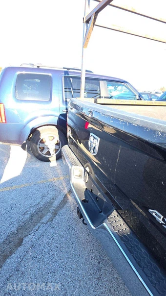 2014 Ram 1500 SLT Crew Cab Medium Bed – miniatura 28