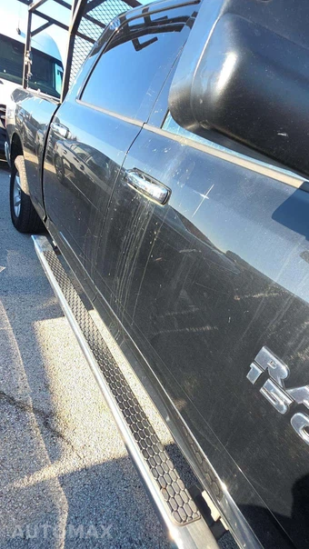 2014 Ram 1500 SLT Crew Cab Medium Bed – miniatura 34