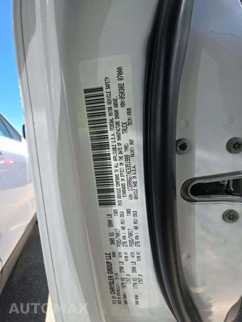 2014 Ram 1500 SLT Extended Cab Medium Bed – miniatura 5