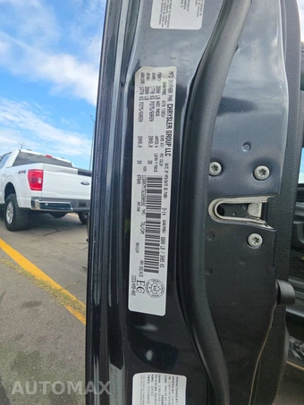 2014 Ram 1500 Sport Crew Cab Short Bed – miniatura 14