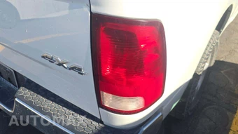 2014 Ram 1500 ST Crew Cab Medium Bed – miniatura 32