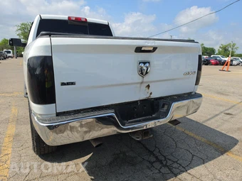 2014 Ram 2500 SLT Crew Cab Medium Bed – miniatura 5