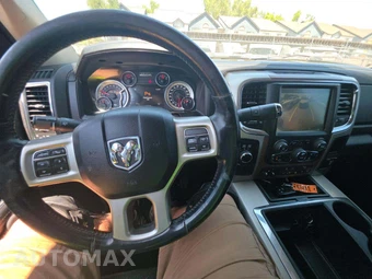2014 Ram 3500 Laramie Crew Cab Medium Bed - miniatura 10