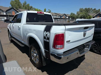 2014 Ram 3500 Laramie Crew Cab Medium Bed - miniatura 2