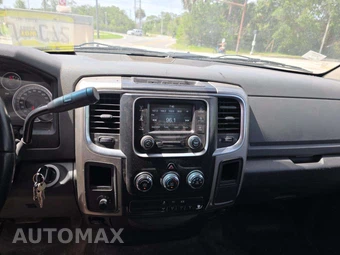 2014 Ram 5500 Cab Chassis SLT Regular Cab DRW - miniatura 10