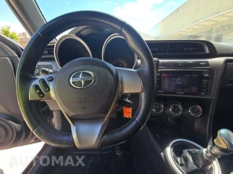 2014 Scion tC – miniatura 10