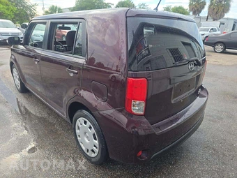 2014 Scion xB – miniatura 2
