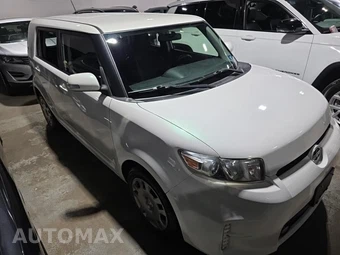 2014 Scion xB Release Series 10.0 – miniatura 3
