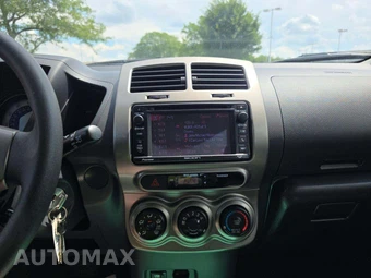 2014 Scion xD - miniatura 10