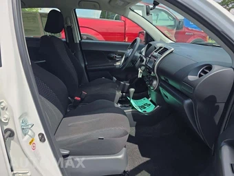 2014 Scion xD - miniatura 18