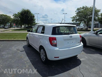 2014 Scion xD - miniatura 2