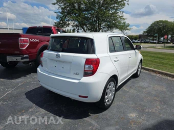 2014 Scion xD - miniatura 3