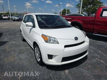 2014 Scion xD - miniatura 4