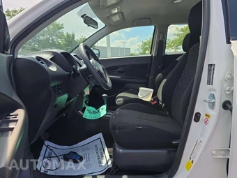 2014 Scion xD - miniatura 6