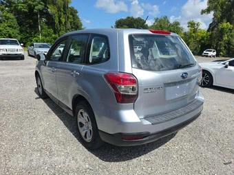 2014 Subaru Forester 2.5i - miniatura 2