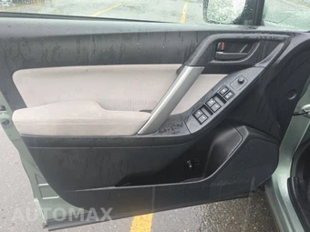 2014 Subaru Forester 2.5i Premium - miniatura 9